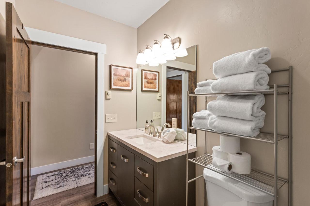 The Yellowstone Hideaway Unit A West Yellowstone Exteriör bild