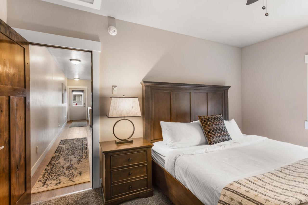 The Yellowstone Hideaway Unit A West Yellowstone Exteriör bild