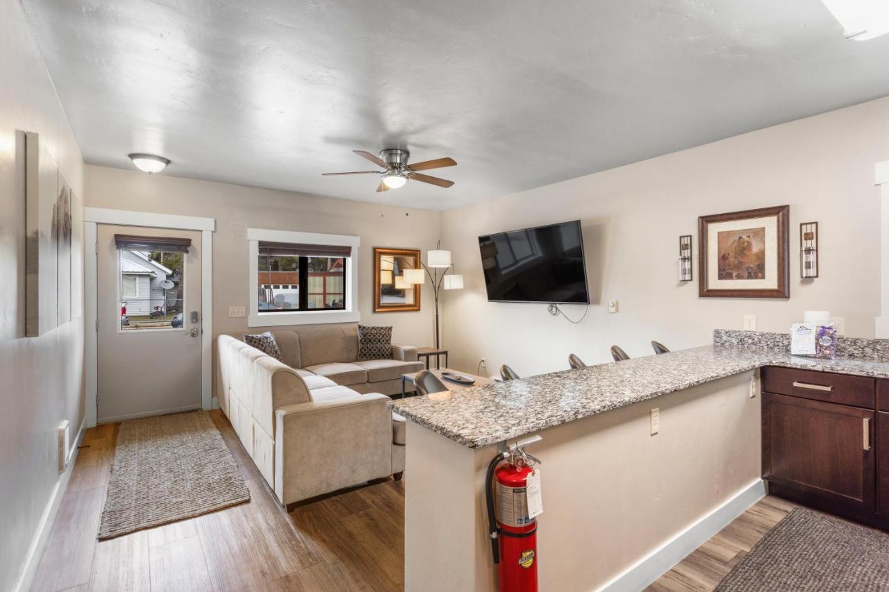 The Yellowstone Hideaway Unit A West Yellowstone Exteriör bild